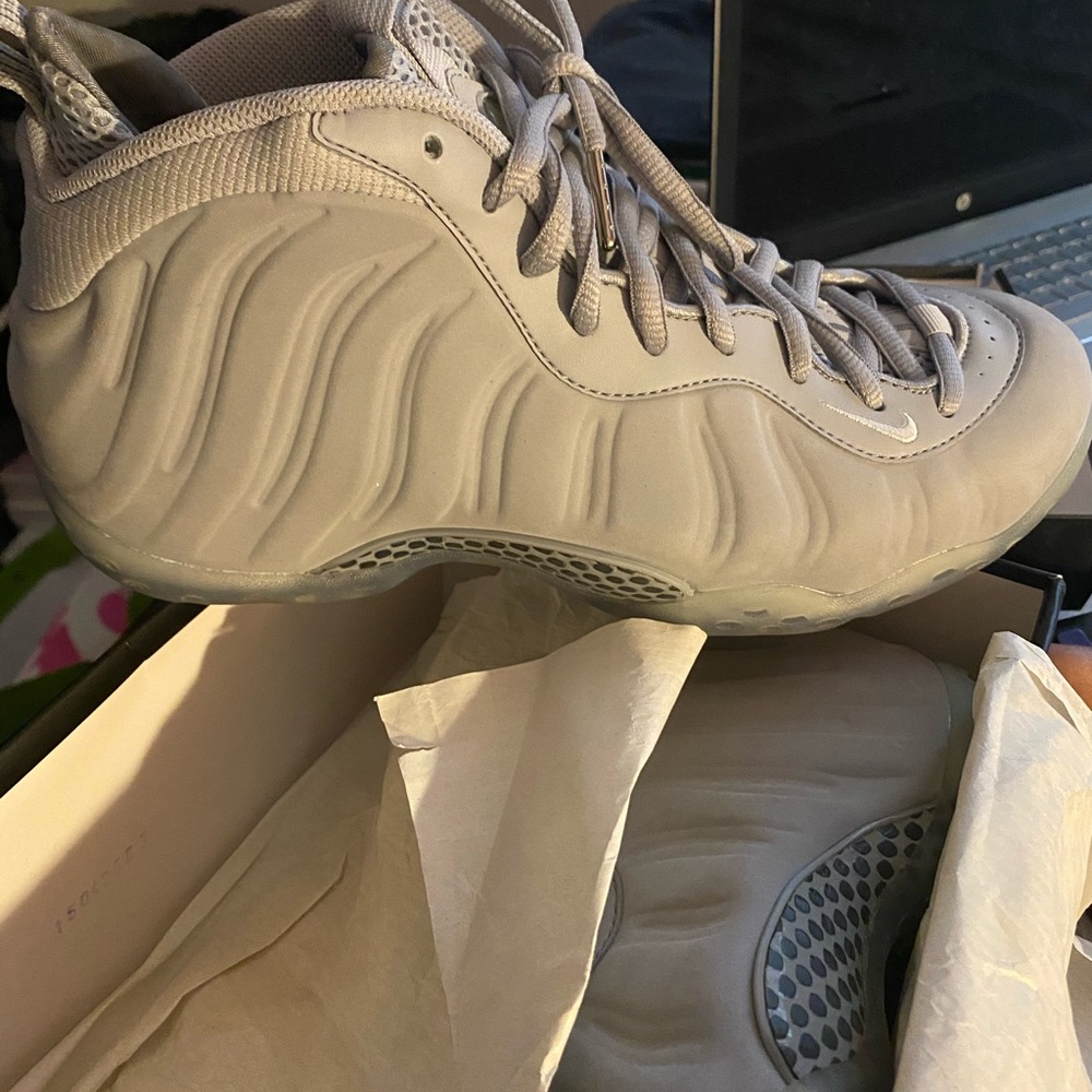 Nike Air Foamposite One PRM 'Wolf Grey' - Picture 2 of 2